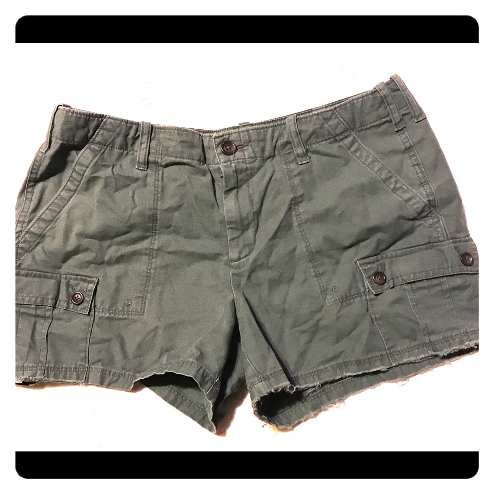 Gap frayed cargo shorts khakis GUC size 6